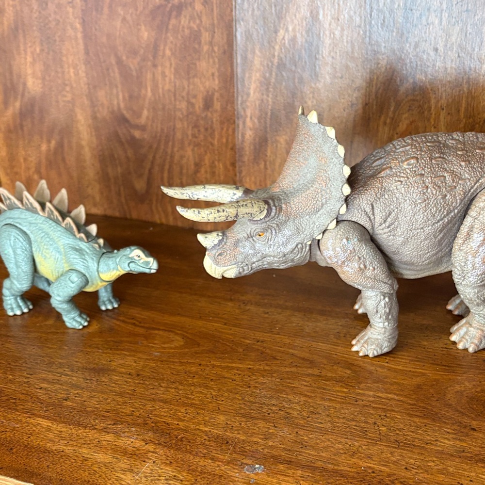 Jurassic Park Hammond collection triceratops and baby stegosaurus rare